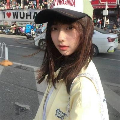 月亮中的亚马逊女人